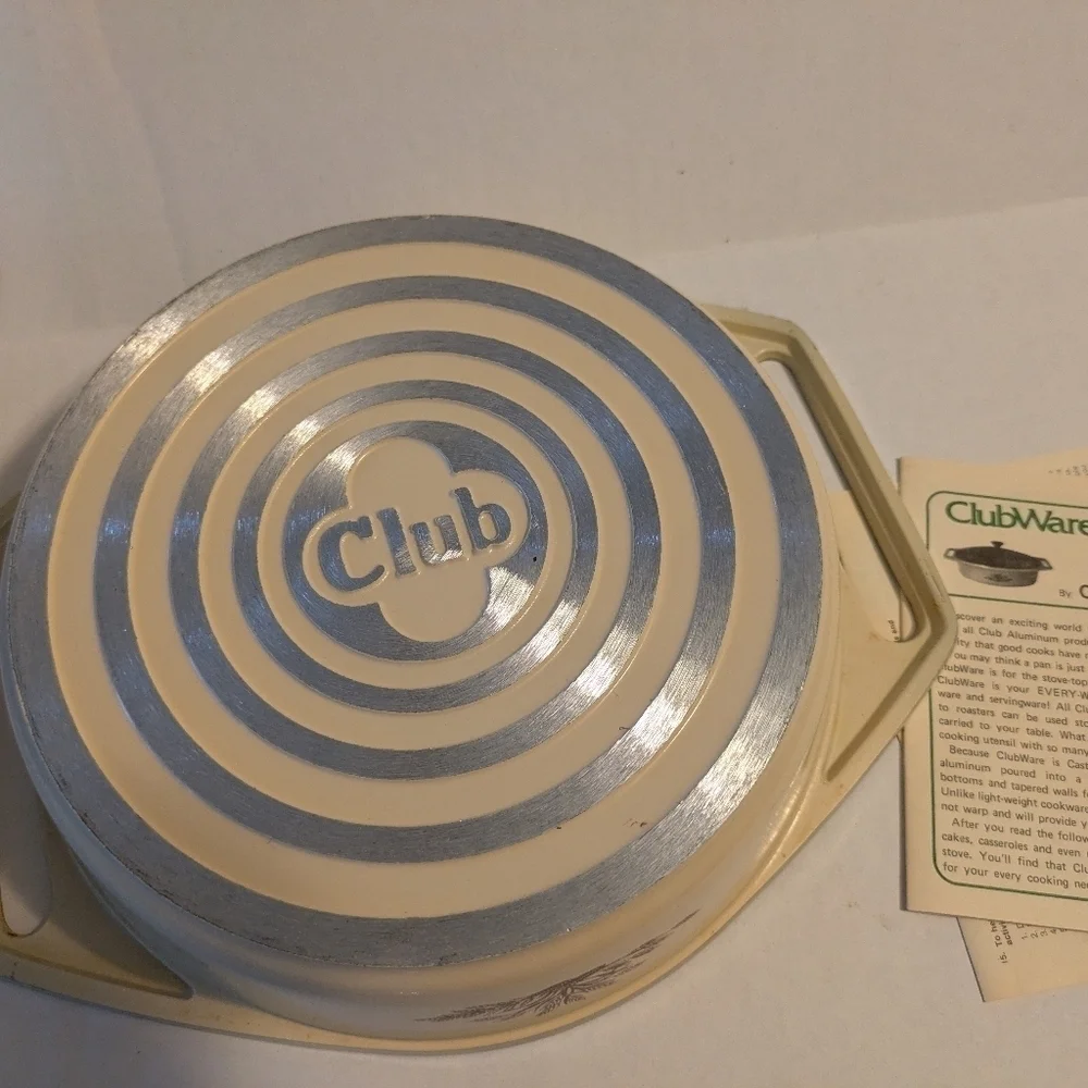 Vintage Clubware aluminum Casserole Dish W/ Original Lid 10” stove and oven safe